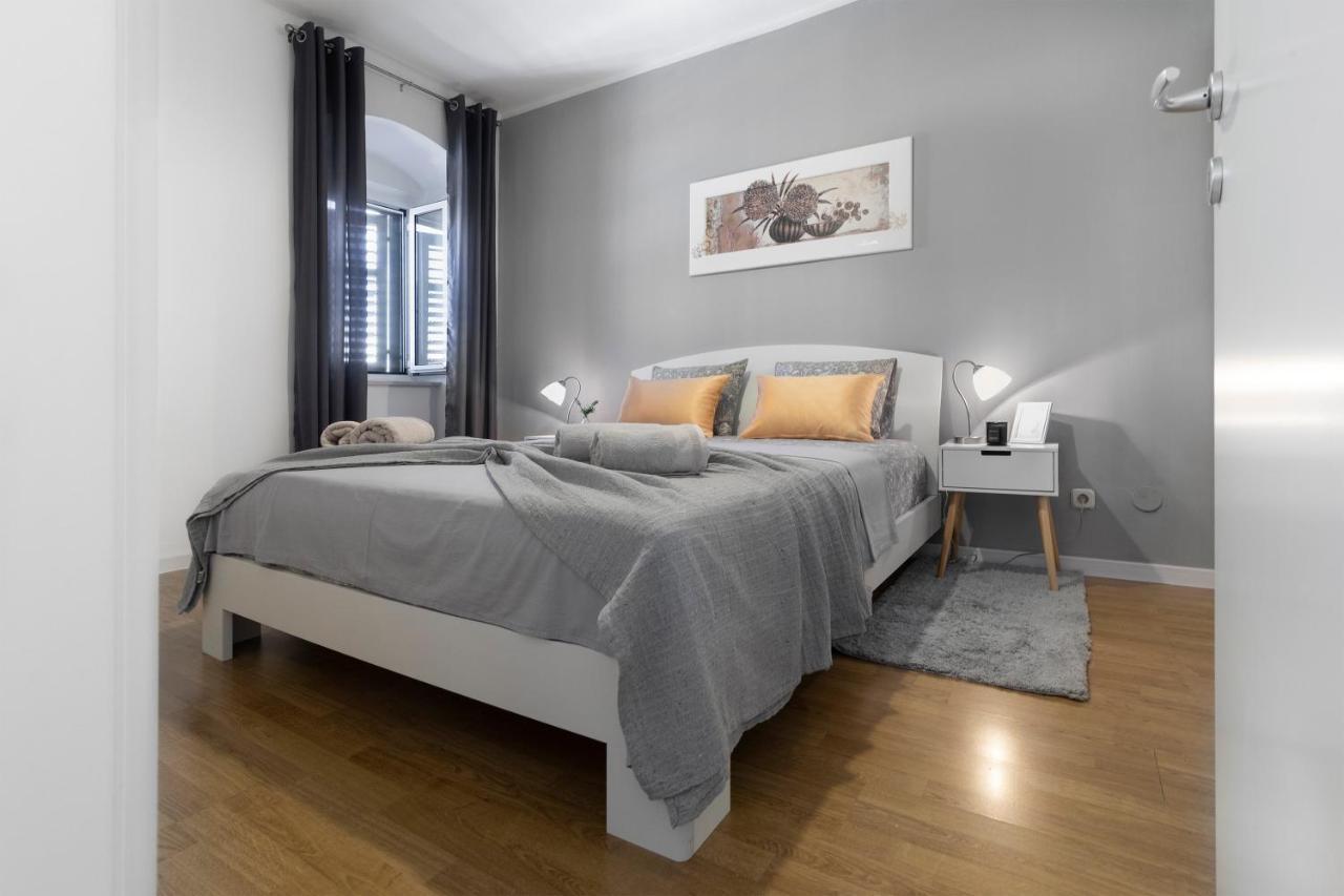 Apartment Feratjer Spalato Esterno foto
